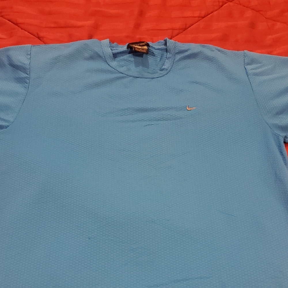 Nike Men's Blue Shirt